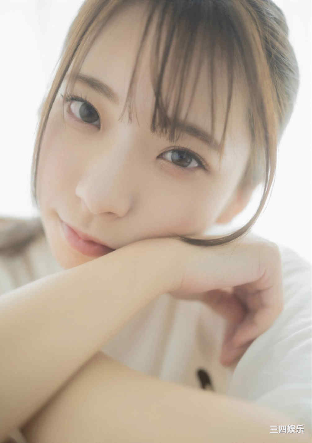 红羽りお写真集《ふれたくなる？》高清全本