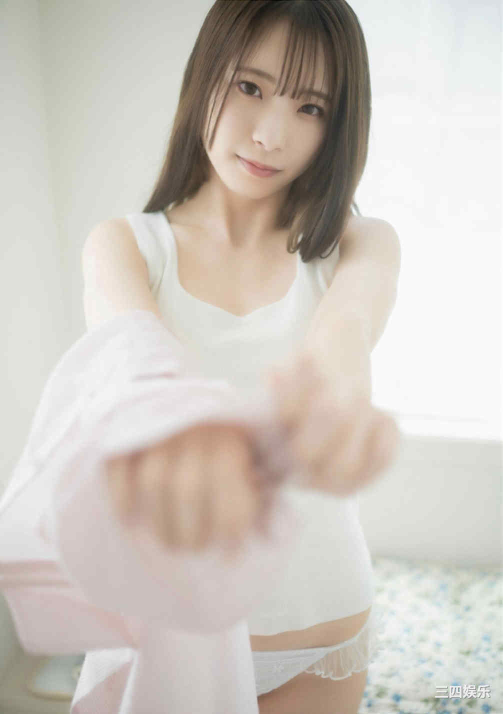 红羽りお写真集《ふれたくなる？》高清全本