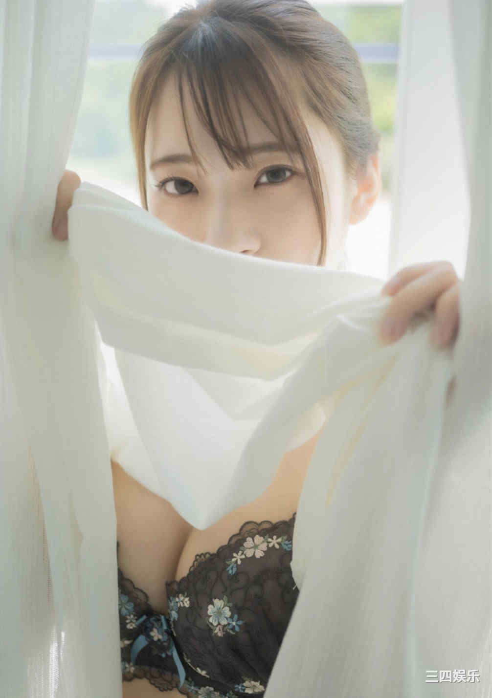 红羽りお写真集《ふれたくなる？》高清全本