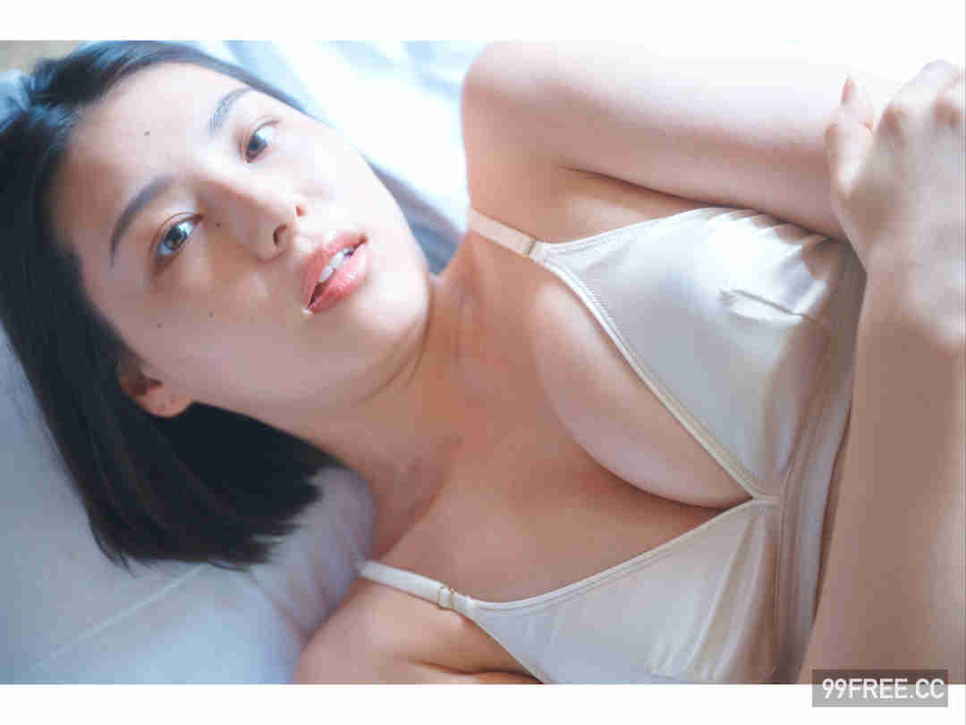 相乐伊织写真集《魅惑の曲線美》高清全本