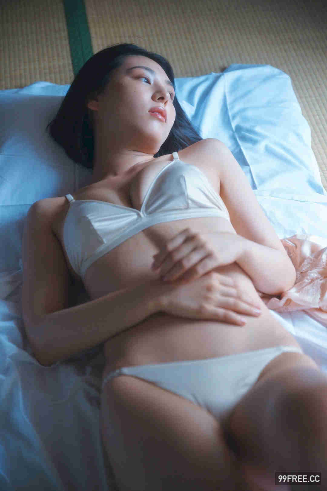 相乐伊织写真集《魅惑の曲線美》高清全本