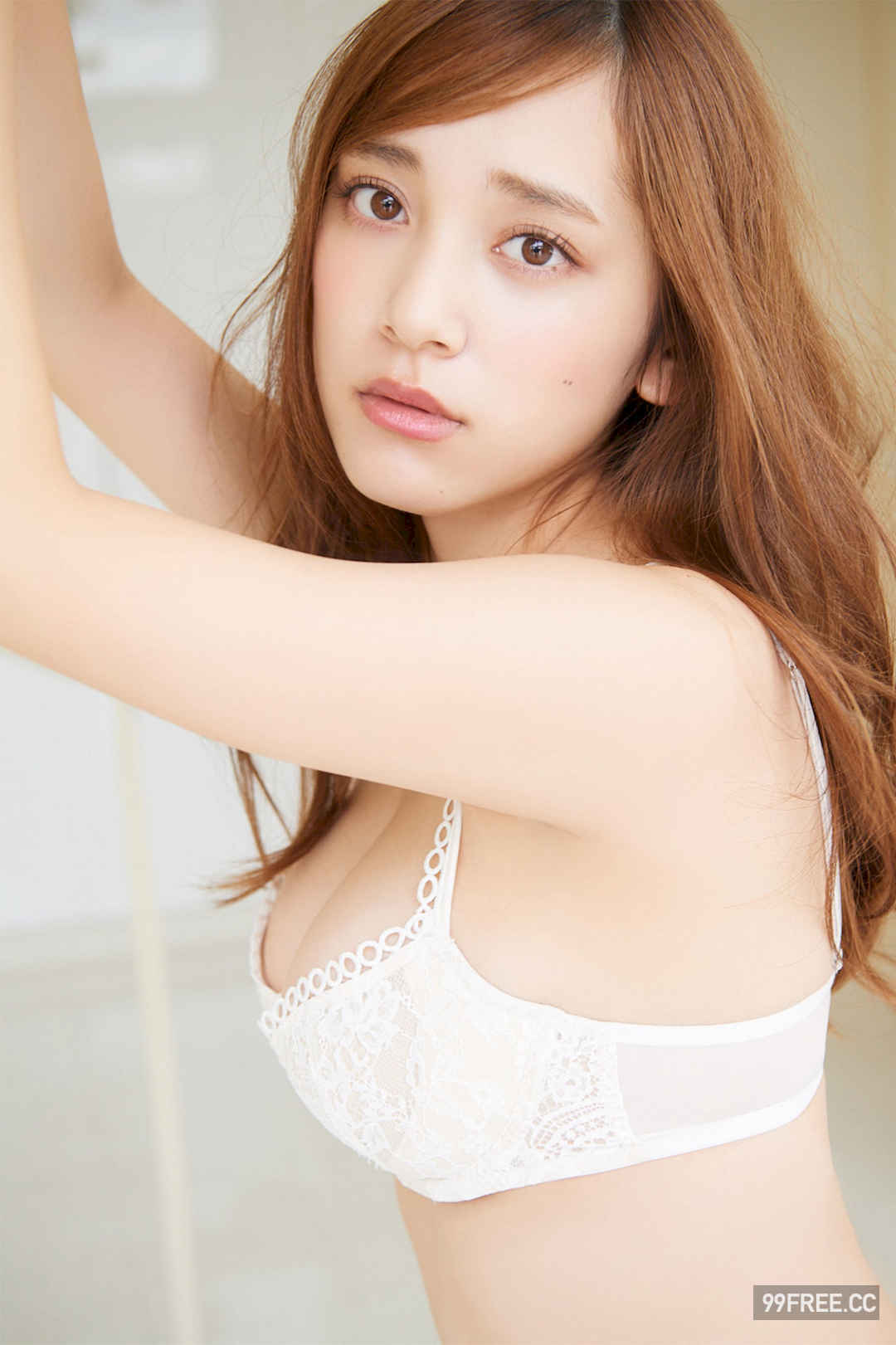 都丸纱也华写真集《ボタンが弾けるＦカップ　ＶＯＬ．２》高清全本