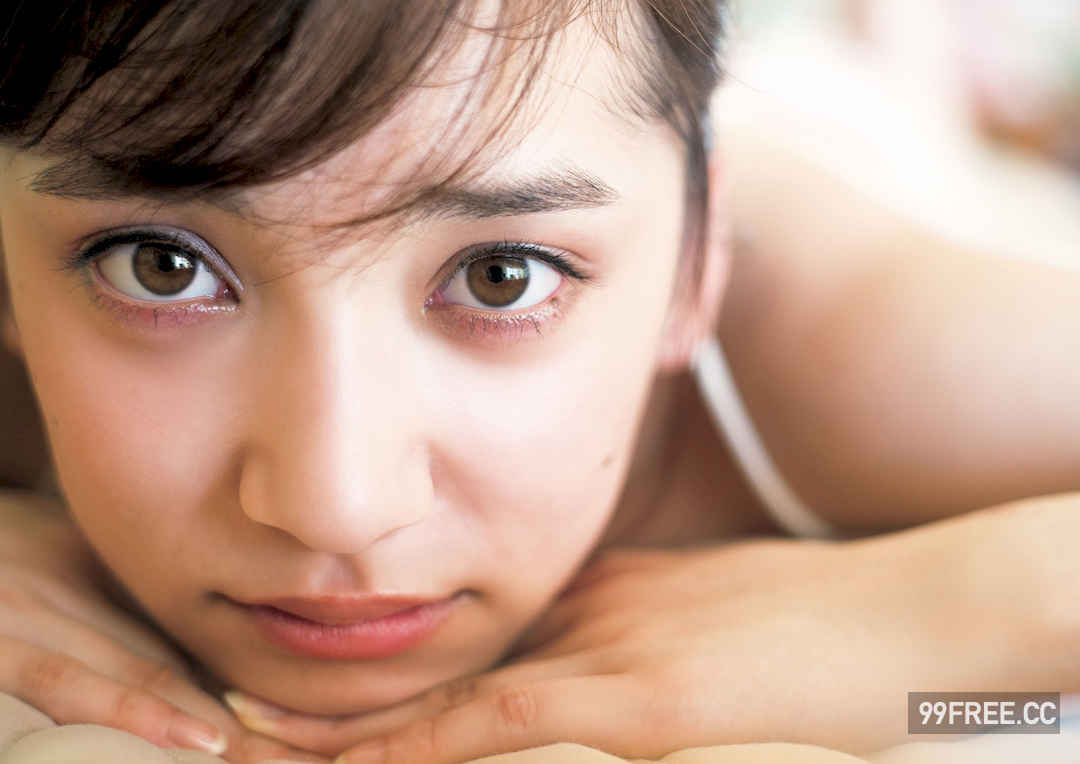 都丸纱也华1ST写真集《とまるまる》高清全本