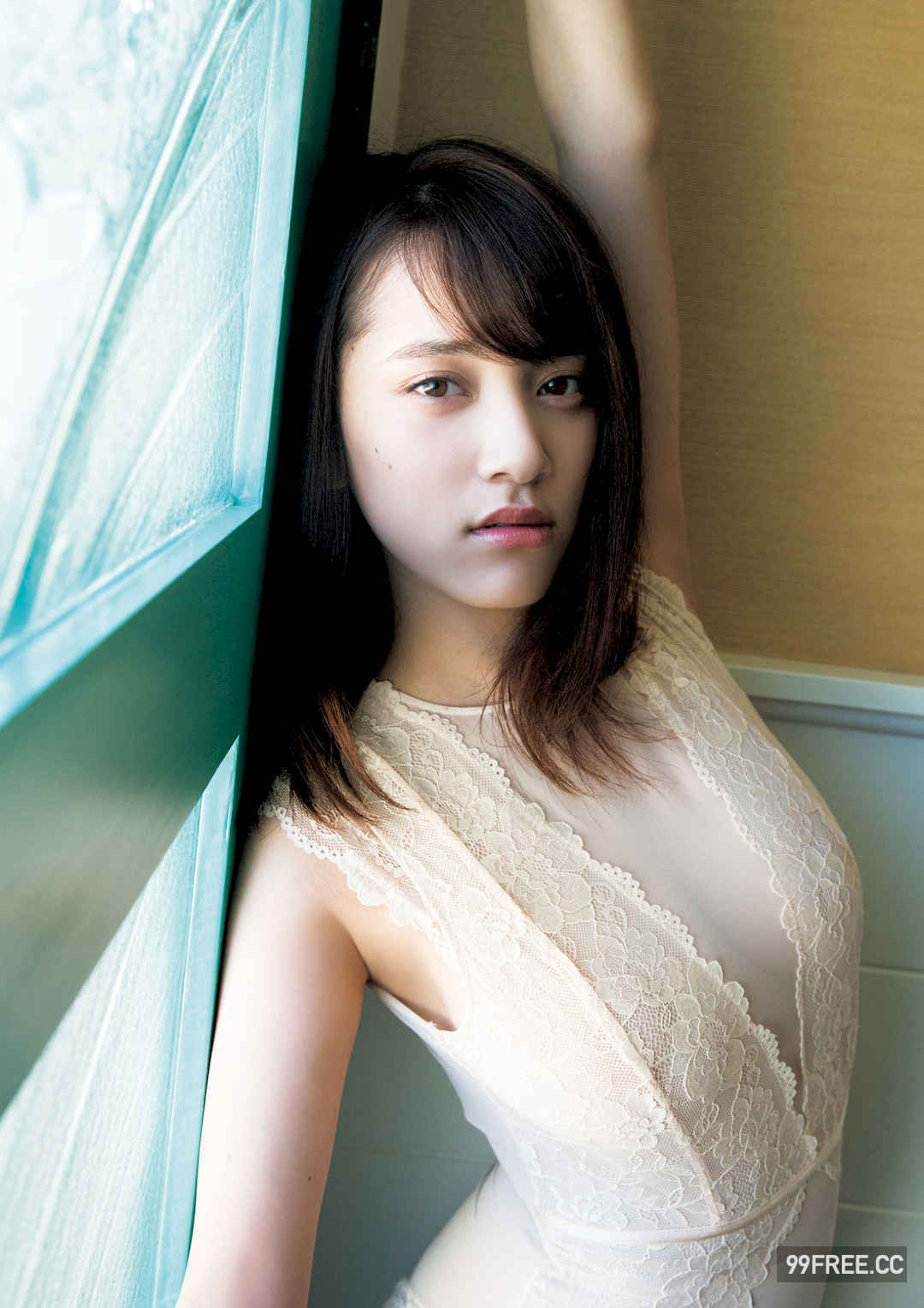 都丸纱也华1ST写真集《とまるまる》高清全本