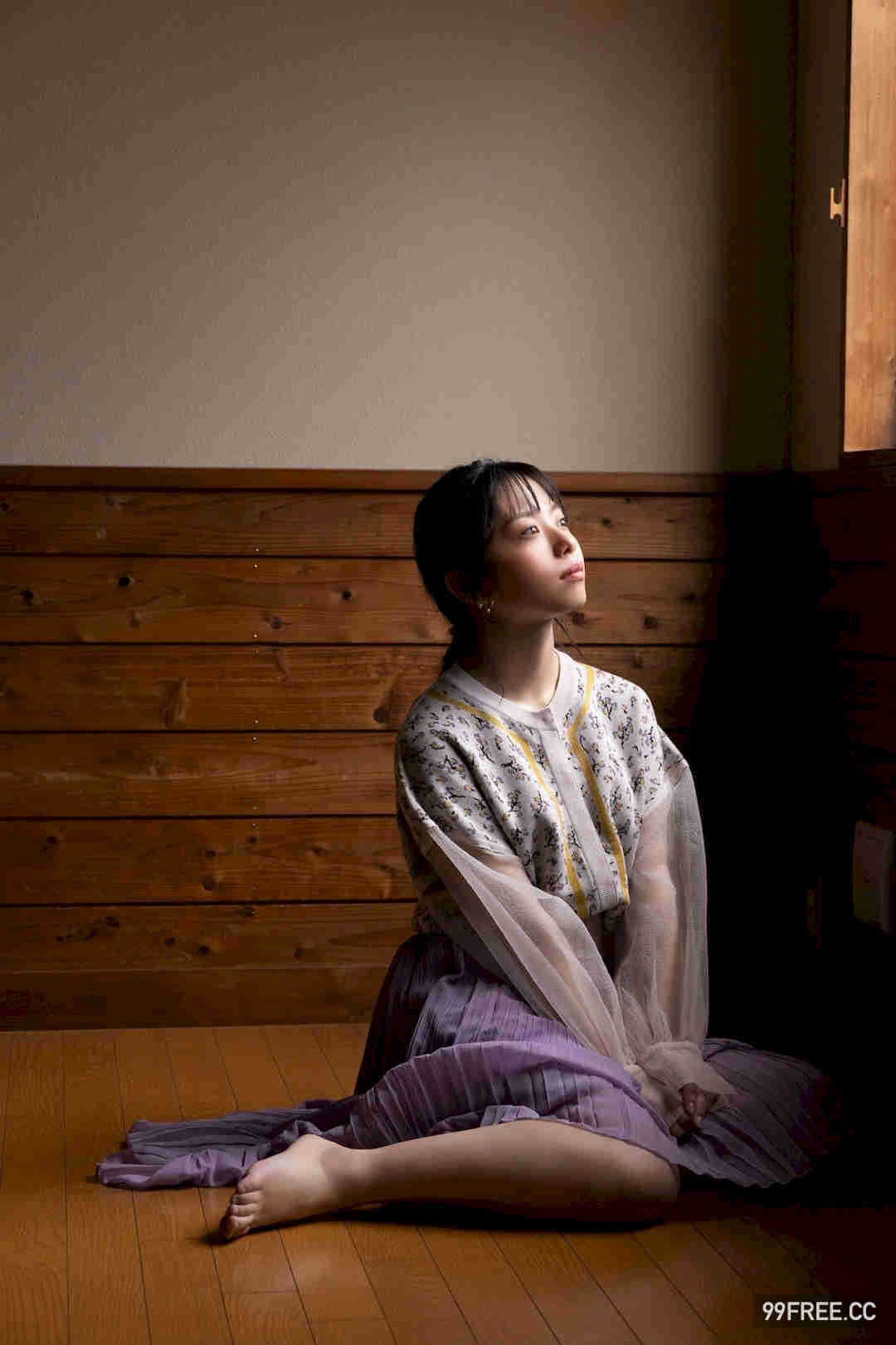 峰岛こまき写真集《瞳に吸い込まれて》高清全本