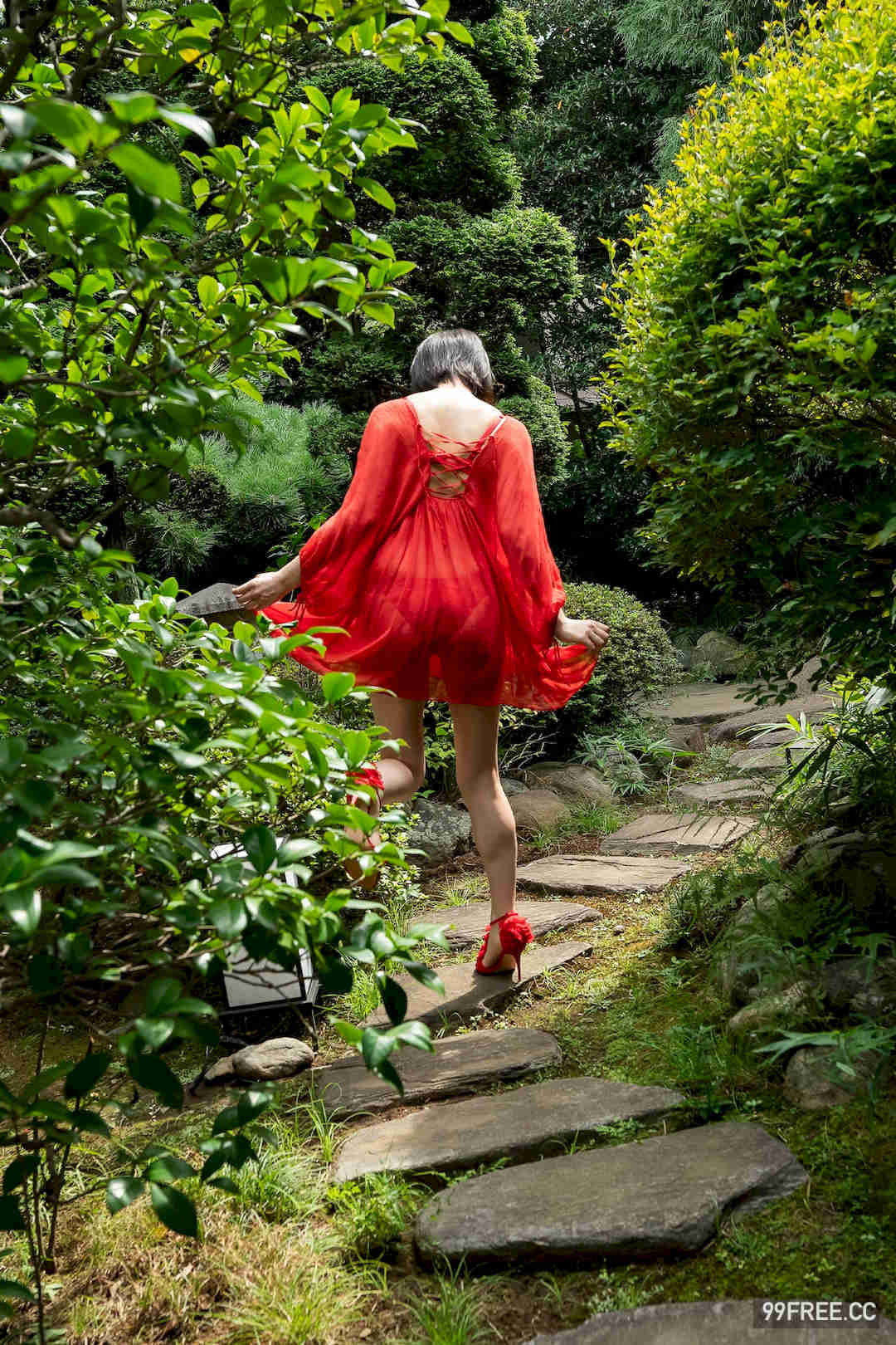 相乐伊织写真集《蜜のあわれ》高清全本