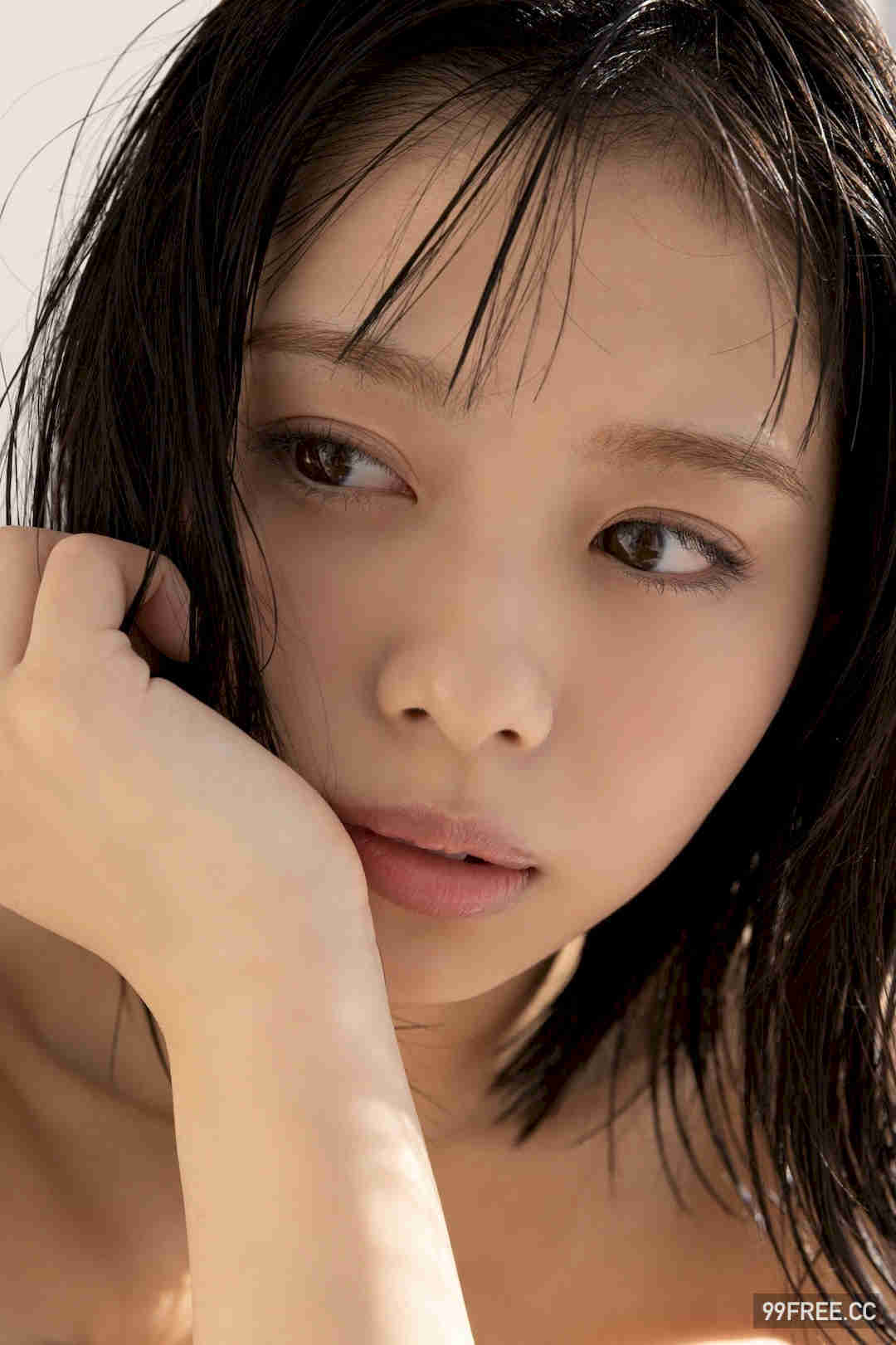 峰岛こまき写真集《瞳に吸い込まれて》高清全本