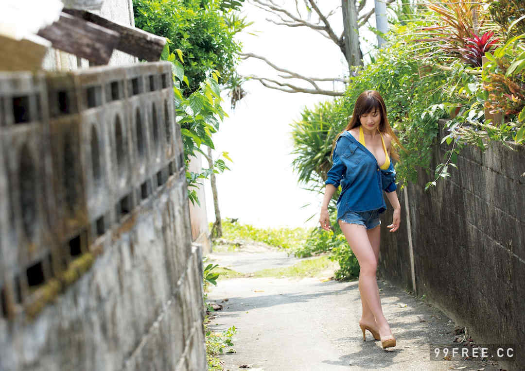 熊田曜子写真集《ＴＨＥ　ＧＲＥＡＴＥＳＴ！！》高清全本