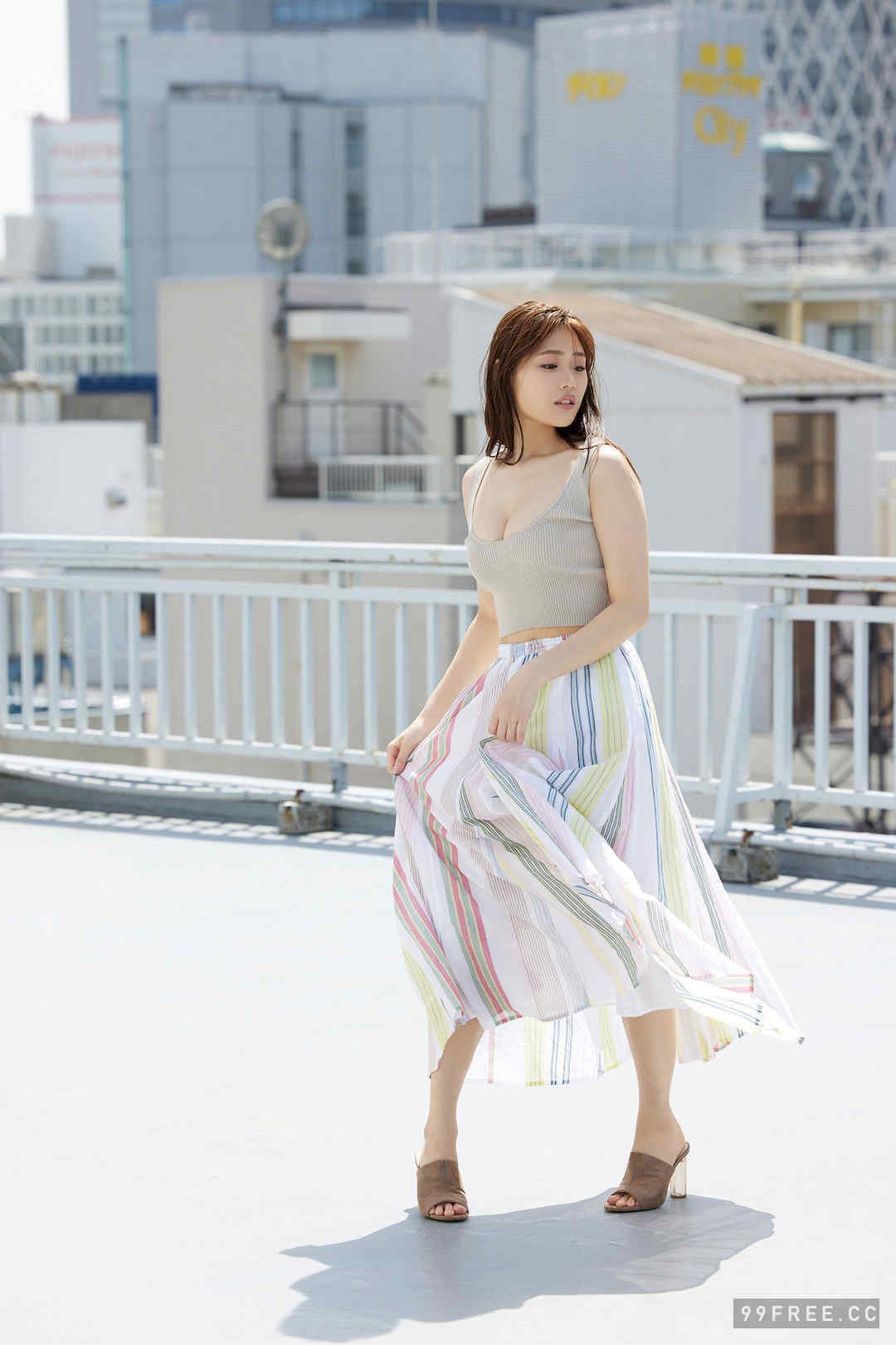 石田桃香写真集《誘うカラダ》高清全本