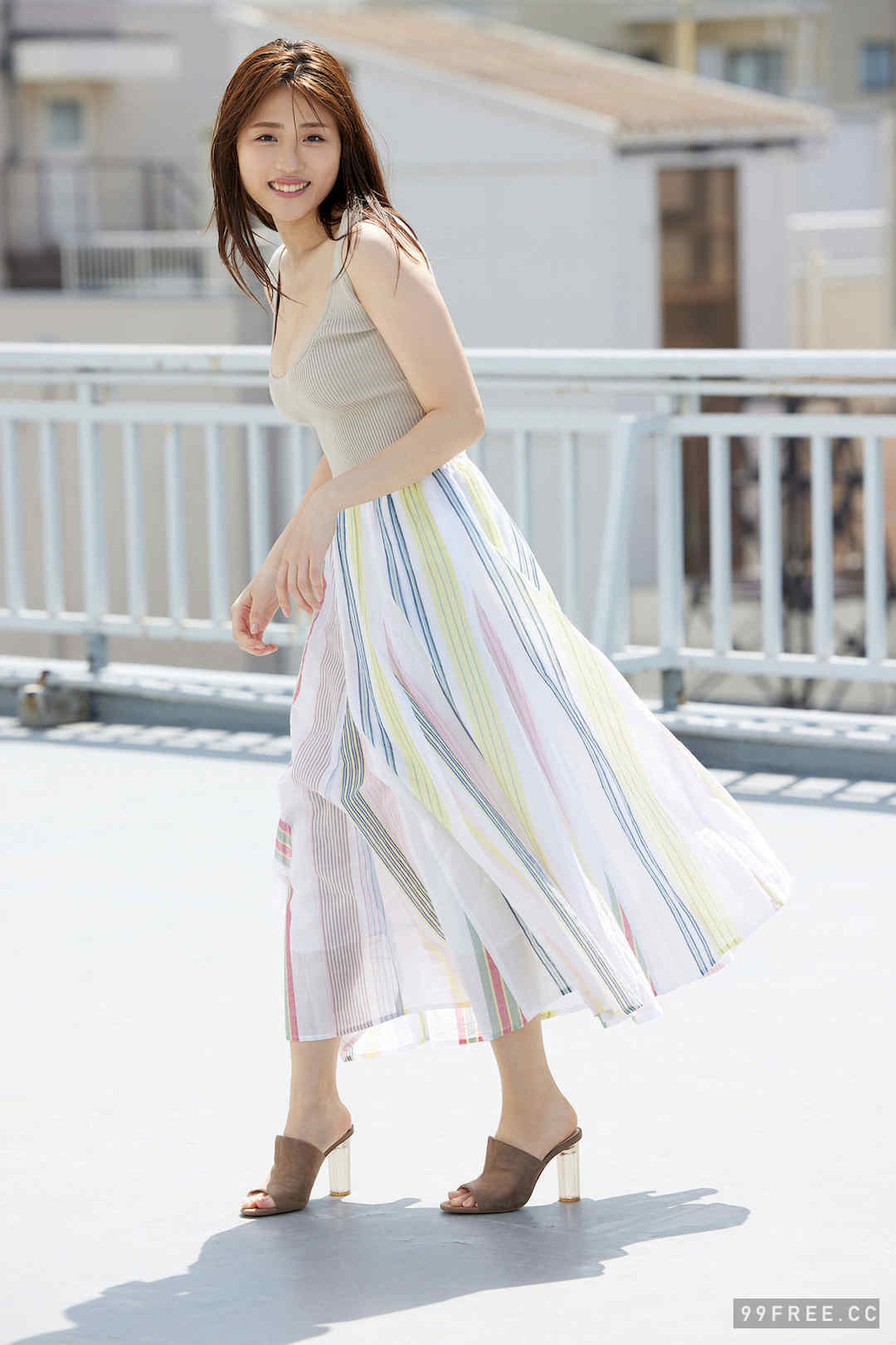 石田桃香写真集《誘うカラダ》高清全本