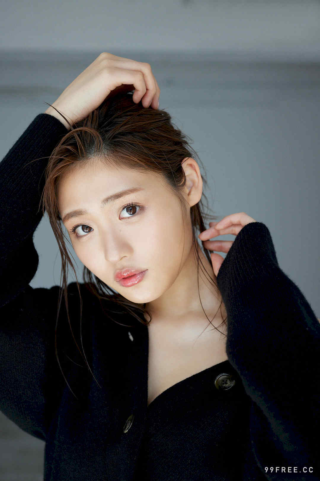 石田桃香写真集《誘うカラダ》高清全本