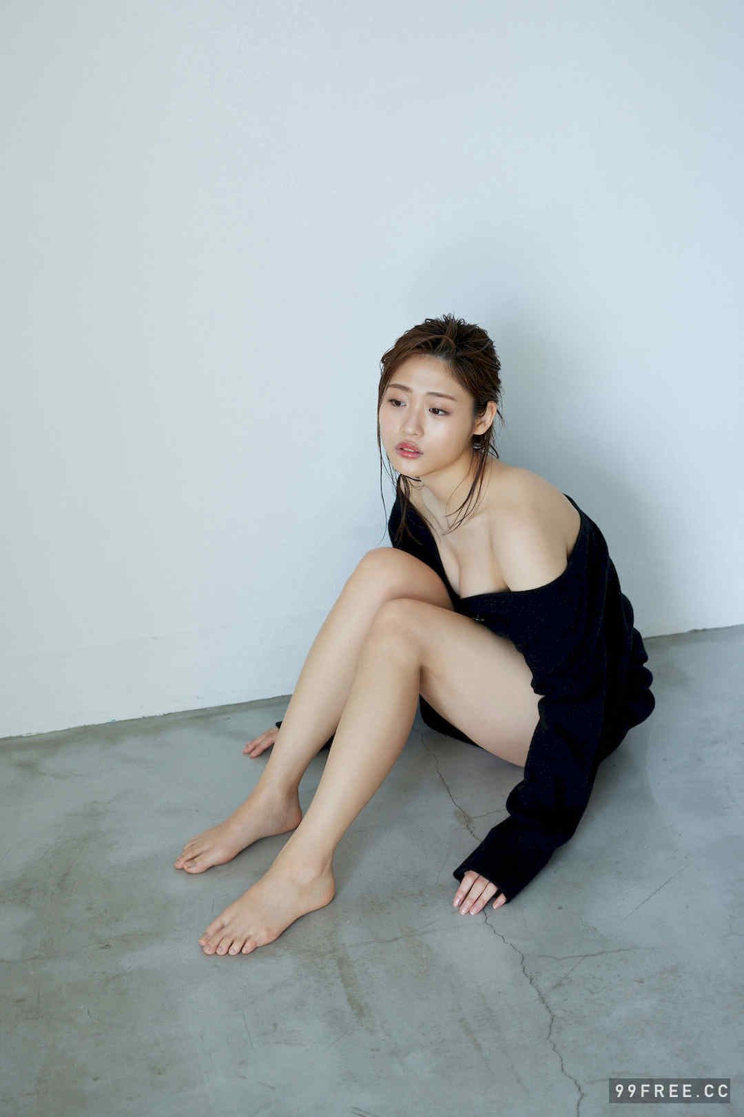 石田桃香写真集《誘うカラダ》高清全本