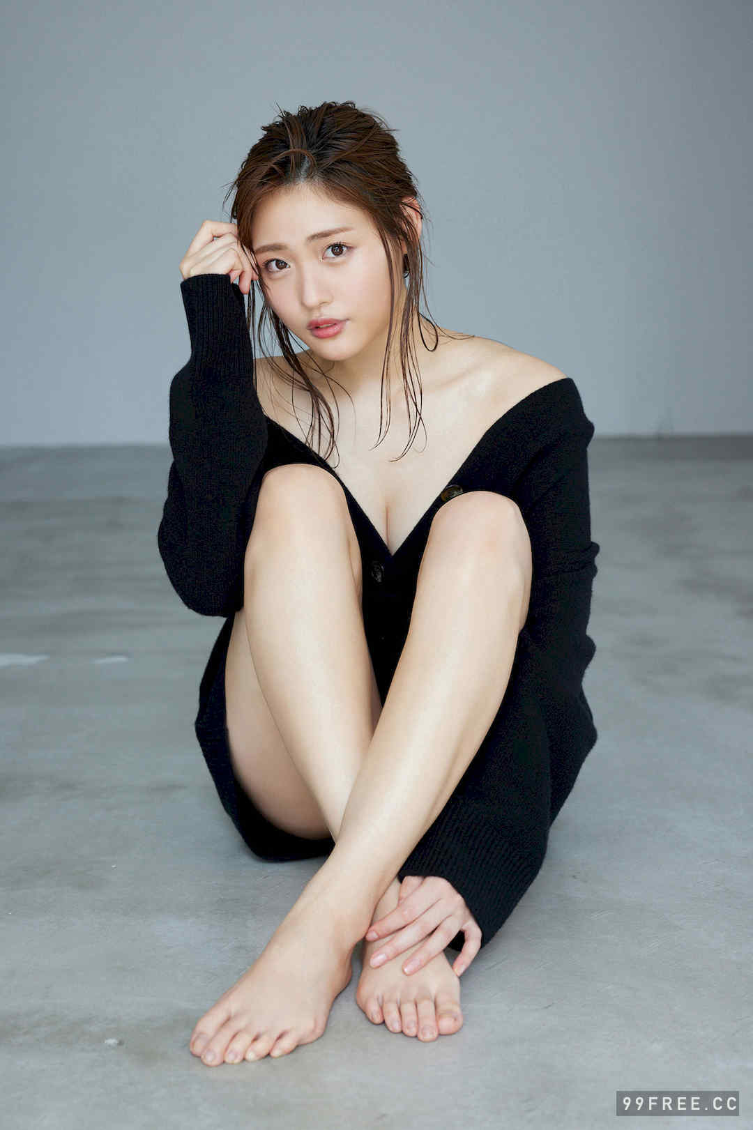 石田桃香写真集《誘うカラダ》高清全本