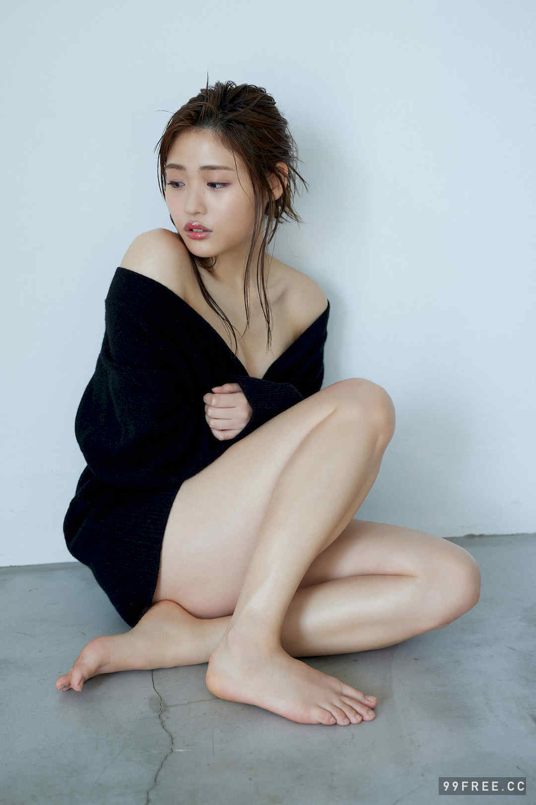 石田桃香写真集《誘うカラダ》高清全本