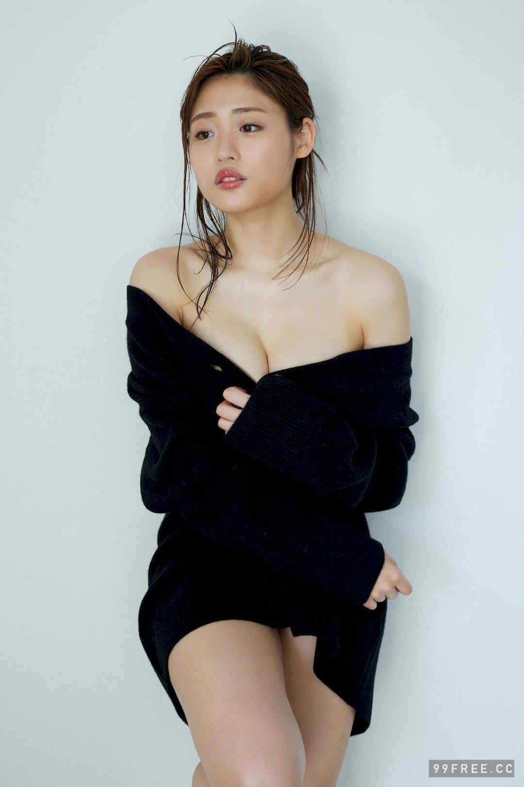 石田桃香写真集《誘うカラダ》高清全本